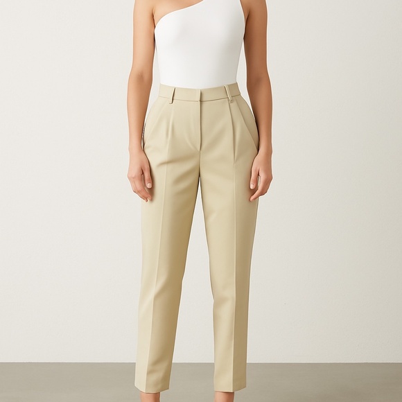 Banana Republic Pleated Trousers | Sand Colour | Small - Picture 1 of 8